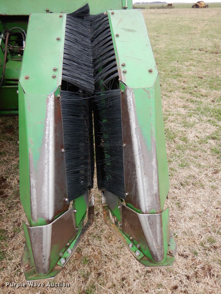 image for item DI0019 1994 John Deere 7445 cotton stripper