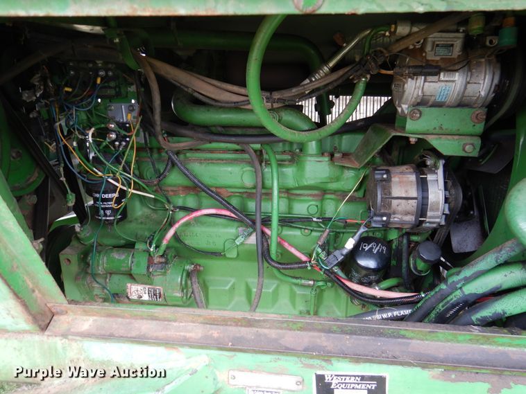 image for item DI0019 1994 John Deere 7445 cotton stripper