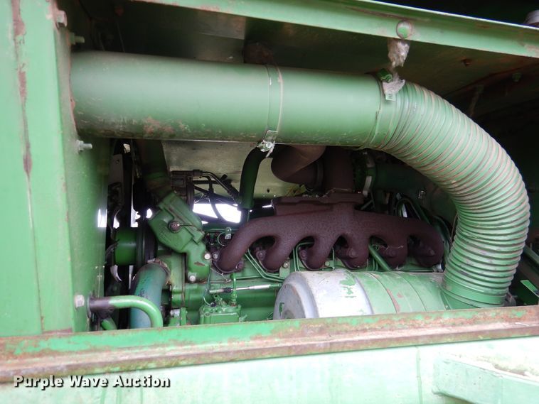 image for item DI0019 1994 John Deere 7445 cotton stripper