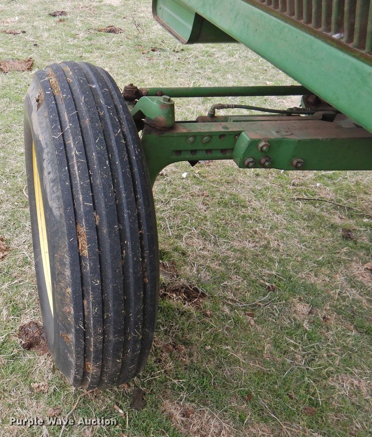 image for item DI0019 1994 John Deere 7445 cotton stripper