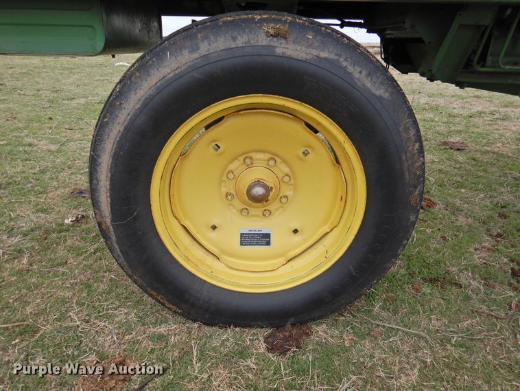 image for item DI0019 1994 John Deere 7445 cotton stripper