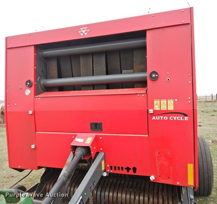 image for item DI0020 2014 Massey-Ferguson 2956A round baler