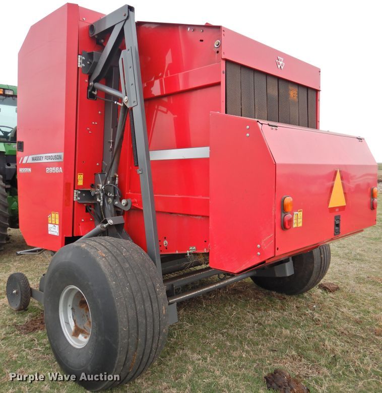 image for item DI0020 2014 Massey-Ferguson 2956A round baler