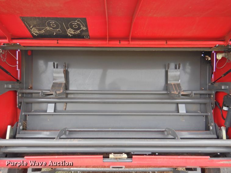 image for item DI0020 2014 Massey-Ferguson 2956A round baler