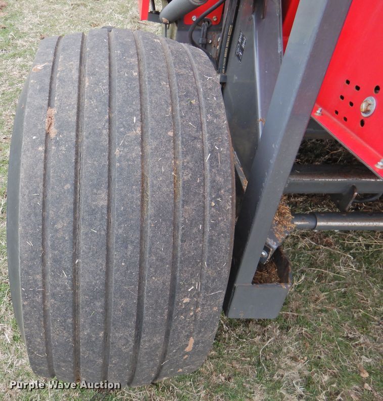 image for item DI0020 2014 Massey-Ferguson 2956A round baler