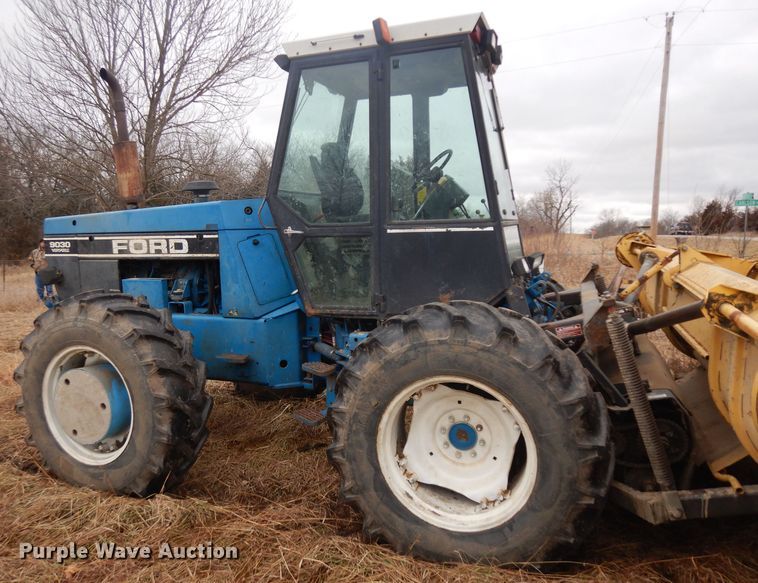 image for item ER9859 Ford Versatile 9030 bi-directional 4WD tractor