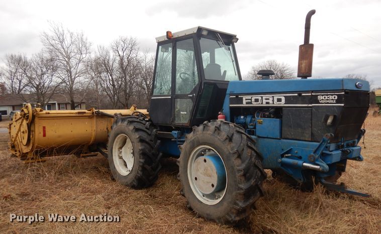 image for item ER9859 Ford Versatile 9030 bi-directional 4WD tractor