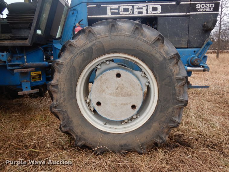 image for item ER9859 Ford Versatile 9030 bi-directional 4WD tractor