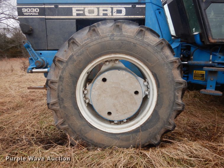 image for item ER9859 Ford Versatile 9030 bi-directional 4WD tractor