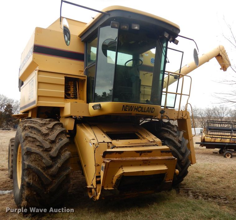 image for item ER9863 1996 New Holland TR98 RWA combine