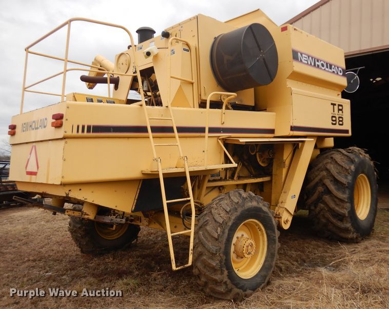 image for item ER9863 1996 New Holland TR98 RWA combine