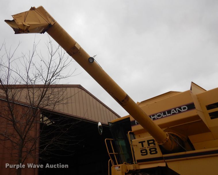 image for item ER9863 1996 New Holland TR98 RWA combine
