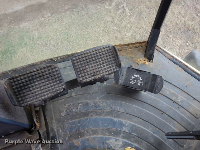 image for item ER9863 1996 New Holland TR98 RWA combine