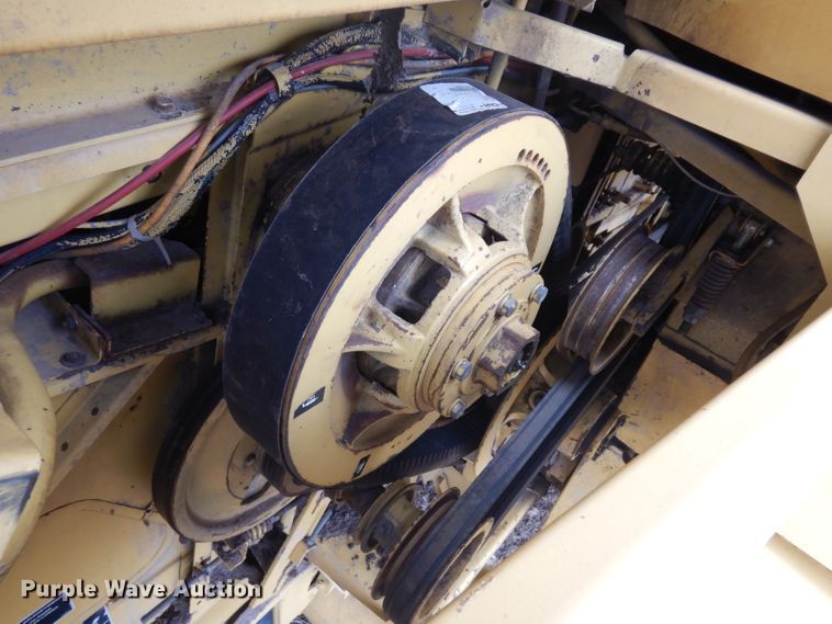 image for item ER9863 1996 New Holland TR98 RWA combine