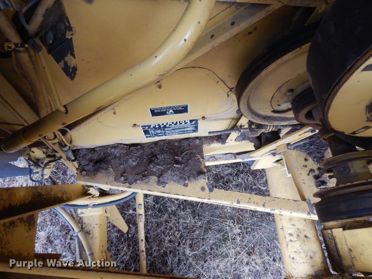 image for item ER9863 1996 New Holland TR98 RWA combine