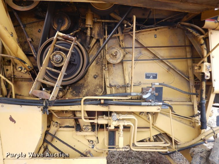 image for item ER9863 1996 New Holland TR98 RWA combine