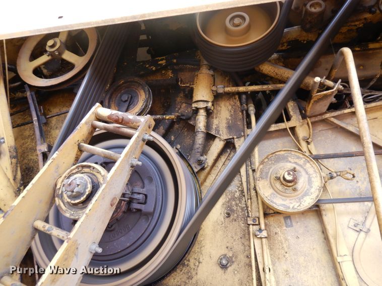 image for item ER9863 1996 New Holland TR98 RWA combine