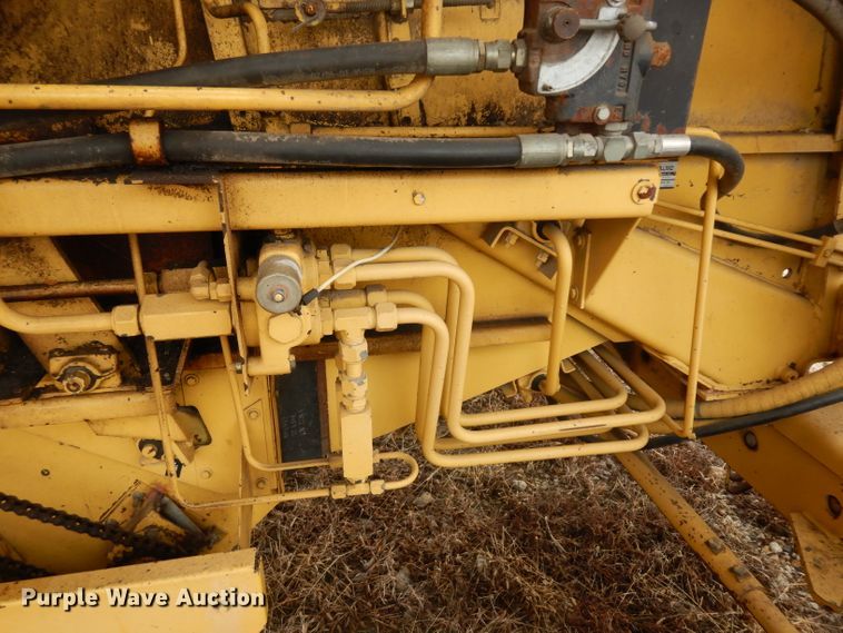 image for item ER9863 1996 New Holland TR98 RWA combine
