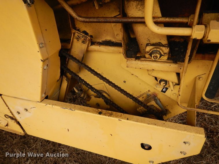 image for item ER9863 1996 New Holland TR98 RWA combine