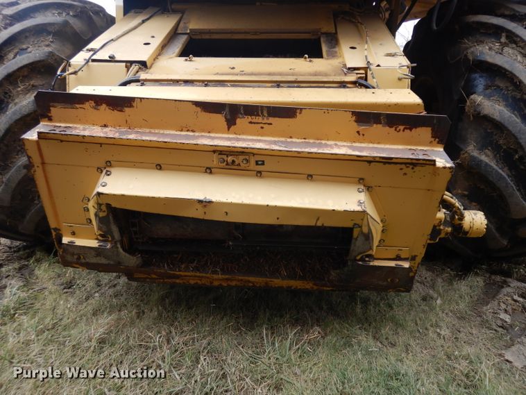 image for item ER9863 1996 New Holland TR98 RWA combine