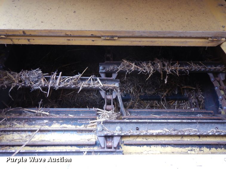 image for item ER9863 1996 New Holland TR98 RWA combine