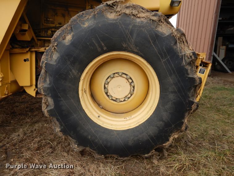 image for item ER9863 1996 New Holland TR98 RWA combine