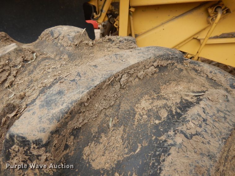 image for item ER9863 1996 New Holland TR98 RWA combine