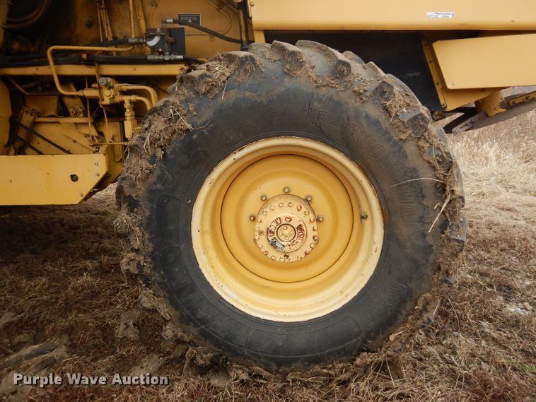 image for item ER9863 1996 New Holland TR98 RWA combine