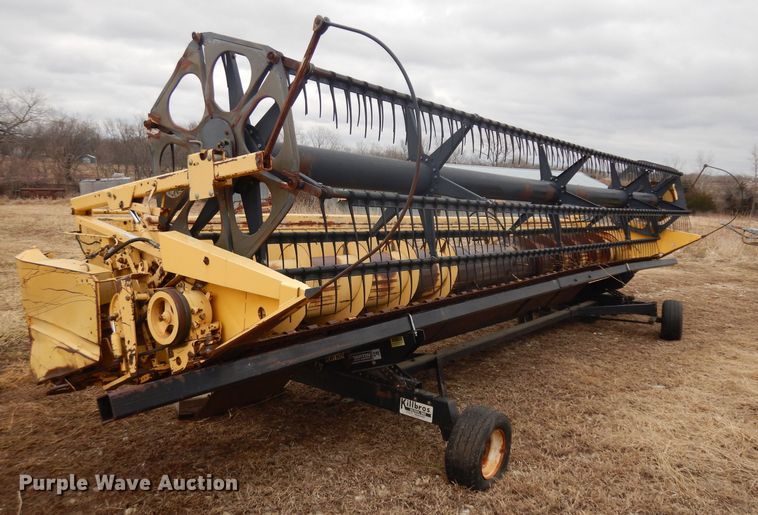 image for item ER9863 1996 New Holland TR98 RWA combine