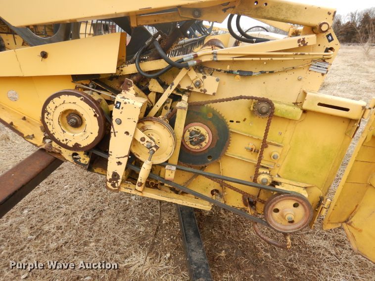 image for item ER9863 1996 New Holland TR98 RWA combine