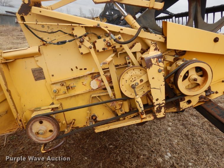 image for item ER9863 1996 New Holland TR98 RWA combine