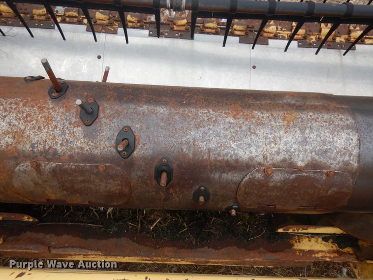 image for item ER9863 1996 New Holland TR98 RWA combine