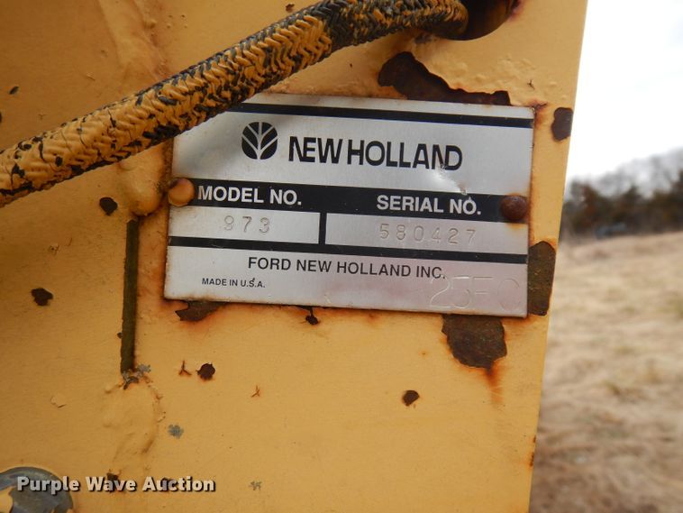 image for item ER9863 1996 New Holland TR98 RWA combine