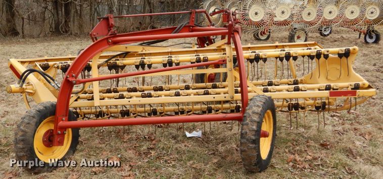 image for item GB9779 2006 New Holland Rolabar 258 hay rake