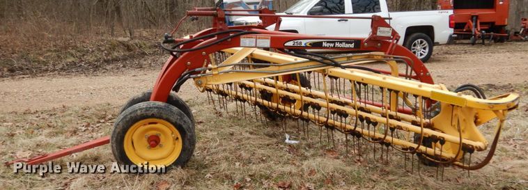 image for item GB9779 2006 New Holland Rolabar 258 hay rake