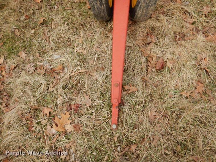 image for item GB9779 2006 New Holland Rolabar 258 hay rake