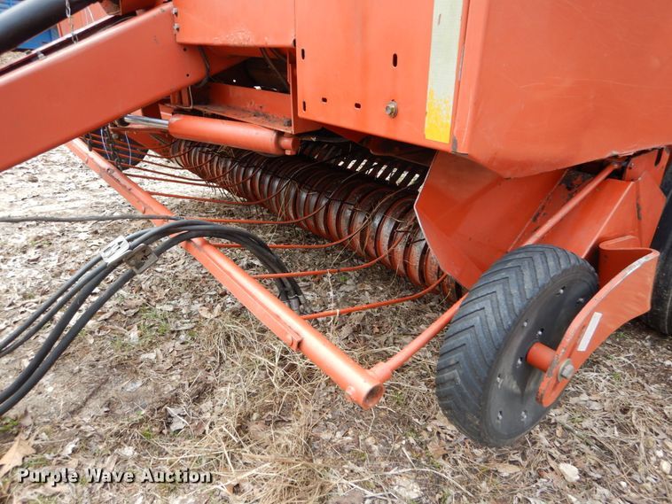 image for item GB9780 2005 Hesston 956 round baler