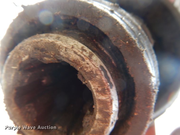 image for item GB9780 2005 Hesston 956 round baler