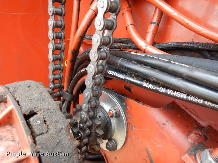 image for item GB9780 2005 Hesston 956 round baler