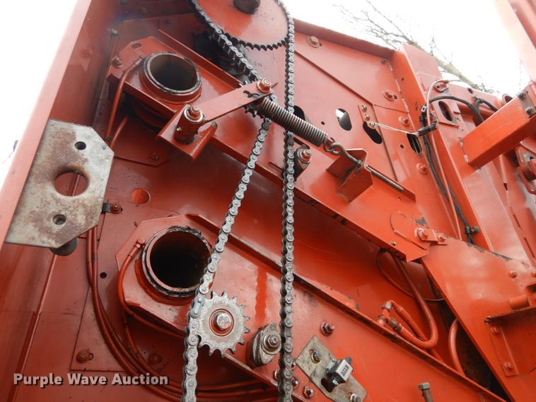 image for item GB9780 2005 Hesston 956 round baler