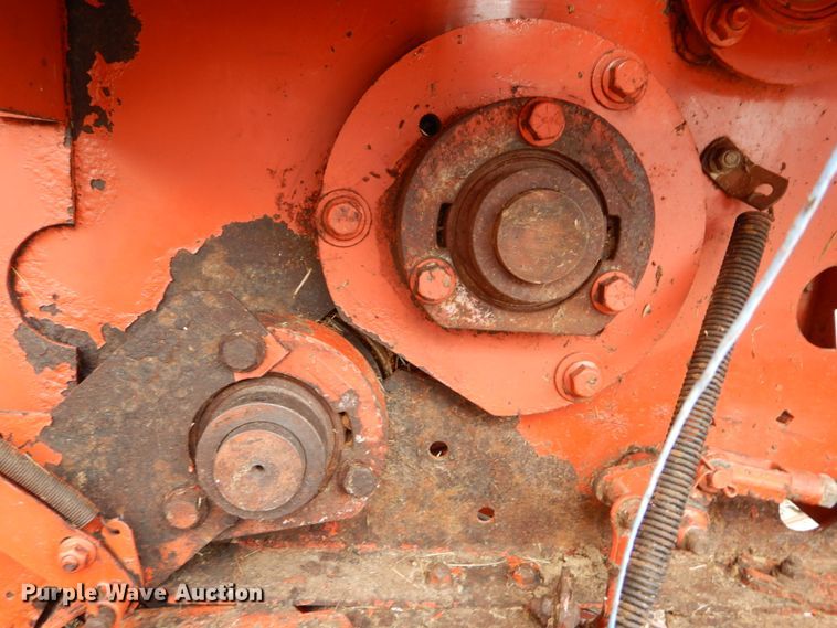 image for item GB9780 2005 Hesston 956 round baler