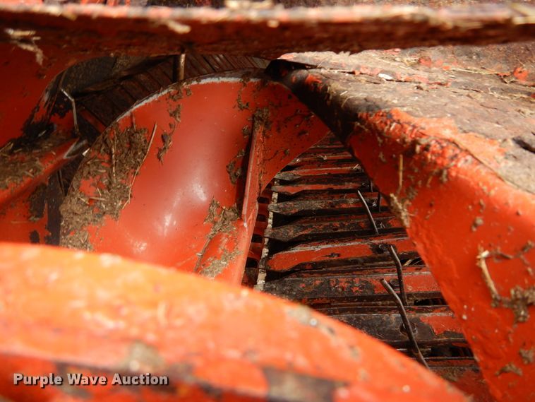 image for item GB9780 2005 Hesston 956 round baler