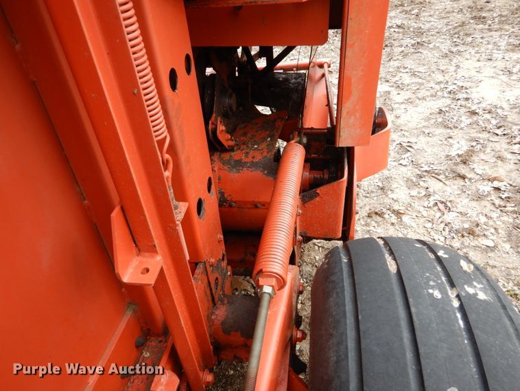 image for item GB9780 2005 Hesston 956 round baler