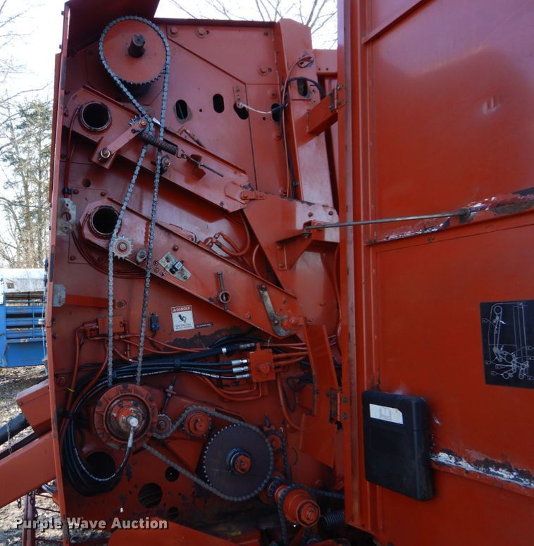 image for item GB9780 2005 Hesston 956 round baler