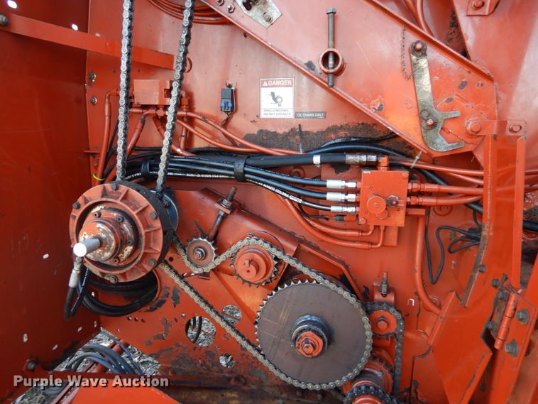 image for item GB9780 2005 Hesston 956 round baler