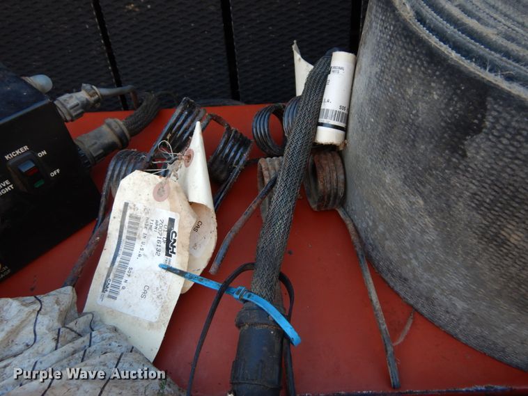 image for item GB9780 2005 Hesston 956 round baler