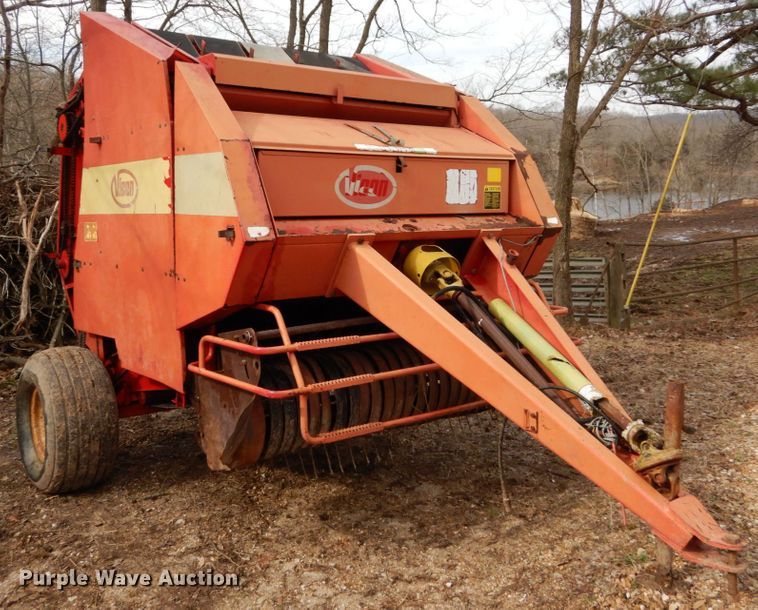image for item GB9781 Vicon RP1511 round baler