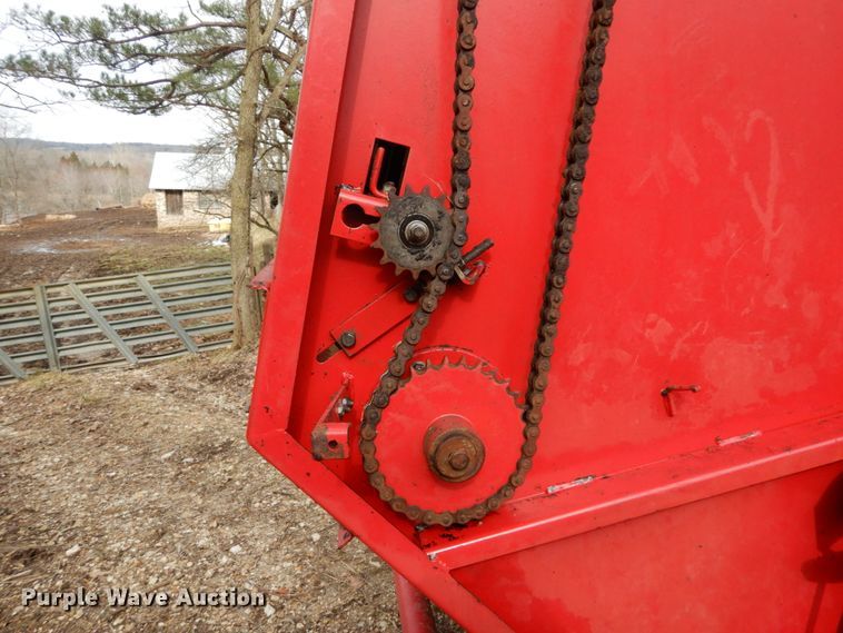 image for item GB9781 Vicon RP1511 round baler