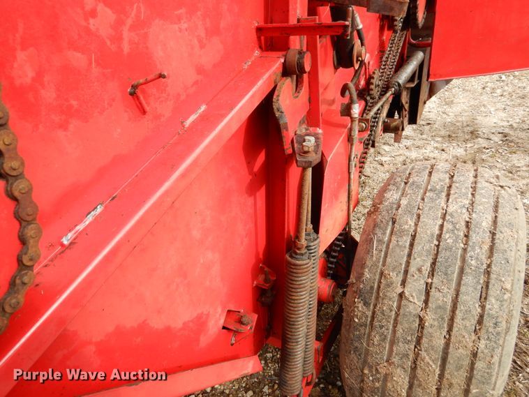 image for item GB9781 Vicon RP1511 round baler