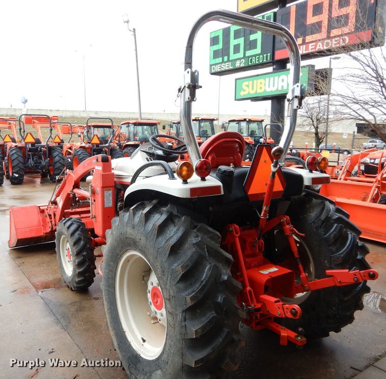 image for item GE9126 2009 New Holland Boomer 8N MFWD tractor